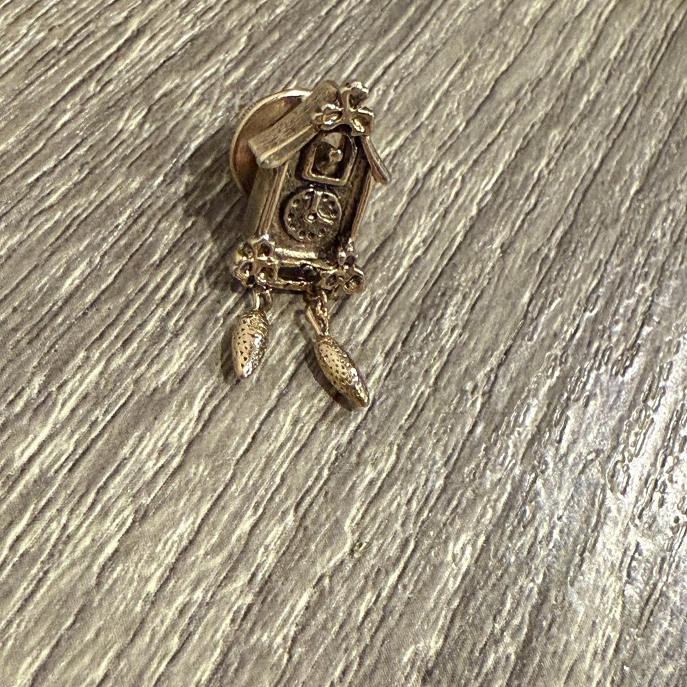 VTG Signed AVON Gold Tone CUCKOO CLOCK Pin Brooch - Picture 6 of 8